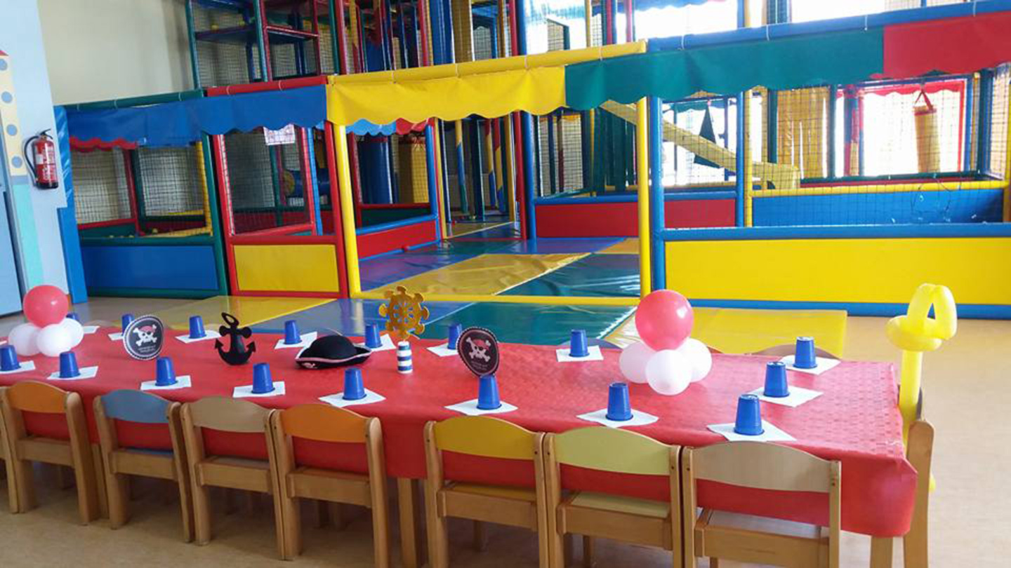 Parque de bolas en Escuela Infantil Chiquitín 
